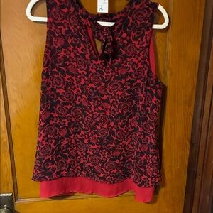 💖 7/$15 - #21 - Elegant Floral Sleeveless Blouse